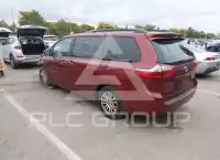 2015 Toyota SIENNA photo