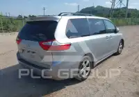 2015 Toyota SIENNA photo
