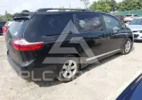 2015 Toyota SIENNA photo