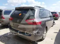 2015 Toyota SIENNA фото