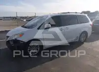 2015 Toyota SIENNA photo