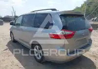 2015 Toyota SIENNA photo