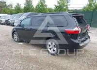 2015 Toyota SIENNA photo