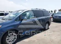 2015 Toyota SIENNA фото