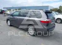 2015 Toyota SIENNA фото