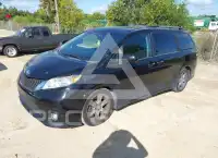 2015 Toyota SIENNA photo