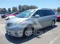 2015 Toyota SIENNA photo
