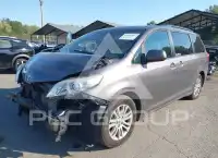 2015 Toyota SIENNA photo