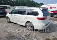 2015 Toyota SIENNA фото
