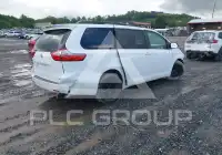 2015 Toyota SIENNA фото