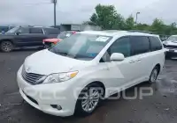 2015 Toyota SIENNA photo