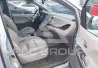 2015 Toyota SIENNA photo