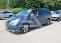 2015 Toyota SIENNA фото