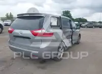 2015 Toyota SIENNA фото