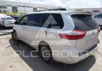 2015 Toyota SIENNA фото