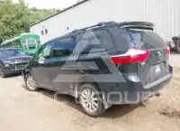 2015 Toyota SIENNA фото