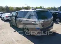 2015 Toyota SIENNA photo