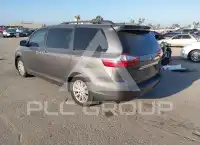 2015 Toyota SIENNA фото