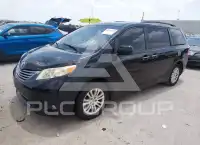 2015 Toyota SIENNA photo