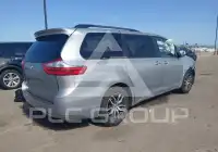 2015 Toyota SIENNA photo