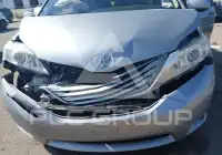 2015 Toyota SIENNA photo