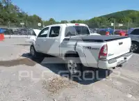 2015 Toyota TACOMA photo