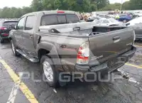 2015 Toyota TACOMA photo