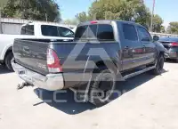 2015 Toyota TACOMA photo