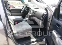 2015 Toyota SEQUOIA фото