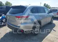 2015 Toyota Highlander photo
