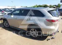 2015 Toyota Highlander фото