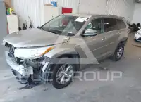 2015 Toyota Highlander photo