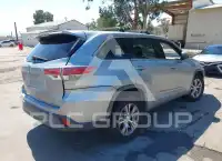 2015 Toyota Highlander photo