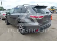 2015 Toyota Highlander photo