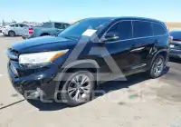 2015 Toyota Highlander photo