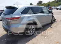 2015 Toyota Highlander photo