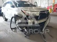 2015 Toyota Highlander photo