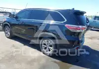 2015 Toyota Highlander photo