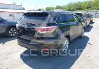 2015 Toyota Highlander photo