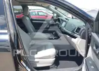 2015 Toyota Highlander photo