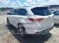 2015 Toyota Highlander photo