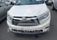2015 Toyota Highlander photo