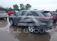 2015 Toyota Highlander photo