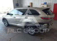 2015 Toyota Highlander photo