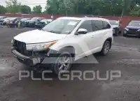 2015 Toyota Highlander photo