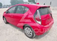 2015 Toyota PRIUS фото