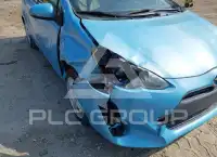 2015 Toyota PRIUS фото