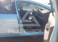 2015 Toyota PRIUS фото