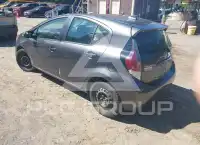 2015 Toyota PRIUS фото