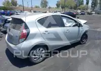 2015 Toyota PRIUS photo